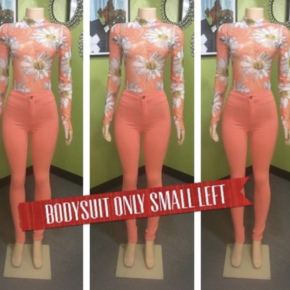 ENTIRE OUTFIT - Picture 1 of 2